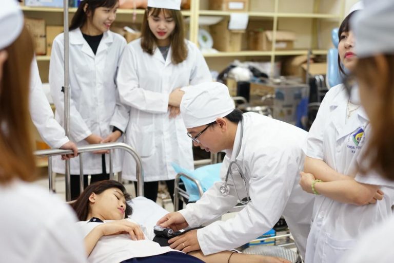 Tuyển sinh Văn bằng 2 Trung cấp Y học ngoài giờ hành chính