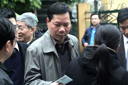 Phiên tòa xét xử mới: Trương Quý Dương lần đầu hầu tòa, BS Lương vắng mặt