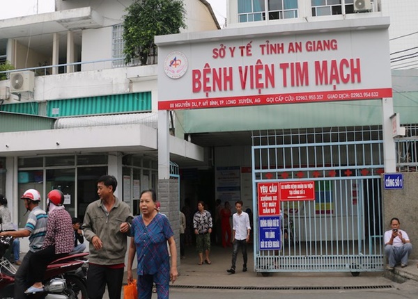 Nam bảo vệ bệnh viện Tim Mạch An Giang bị đâm gục trong ca trực