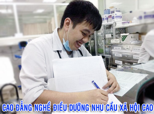 Sinh viên Cao đẳng Điều Dưỡng