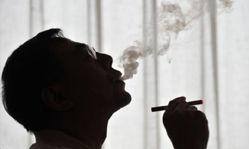 Hút thuốc lá có thể gây vô sinh