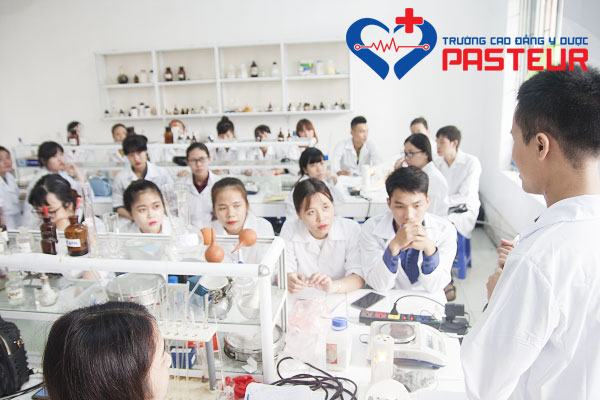 Học Cao đẳng Dược tại Trường Cao đẳng Y Dược Pasteur