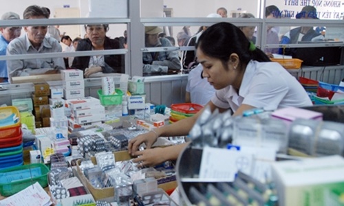 Nhiều bệnh viện tại TP.HCM “KHÓC TIẾNG MÁN” vì không mua được thuốc