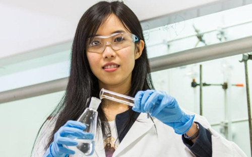 Shu Lam - nữ sinh 25 tuổi tìm ra nhân tố thay thế kháng sinh