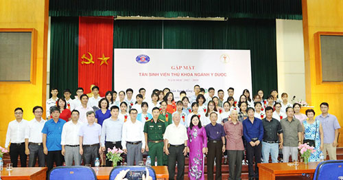 Tổng hội Y học Việt Nam vinh danh 46 thủ khoa đầu vào ngành Y, Dược